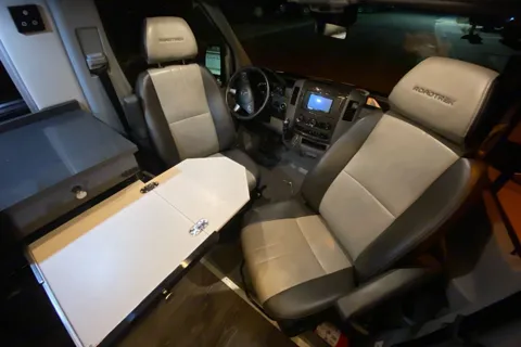 2019 Mercedes 19' Sprinter for Two - Super Clean