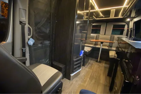 2019 Mercedes 19' Sprinter for Two - Super Clean