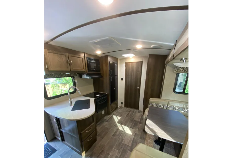 Katinka 's Keystone Bullet Premier 22RBPR Travel Trailer