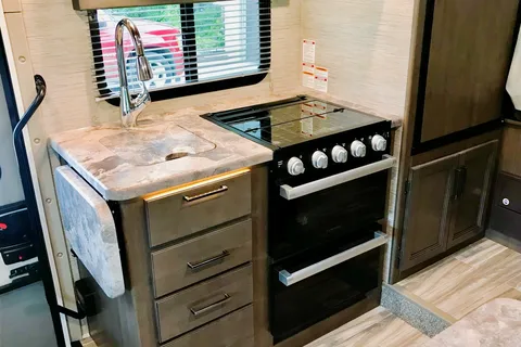 2021 Thor Motor Coach Four Winds 22E 22E Class C