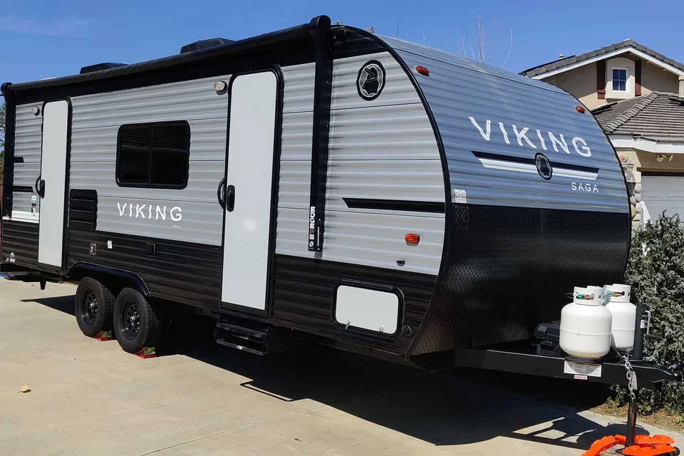  Viking Saga Travel Trailer