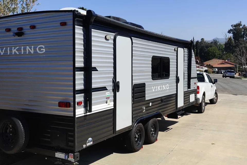  Viking Saga Travel Trailer