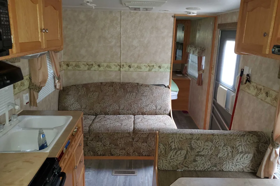 Shawn's Sunnybrook 270BHE Travel Trailer