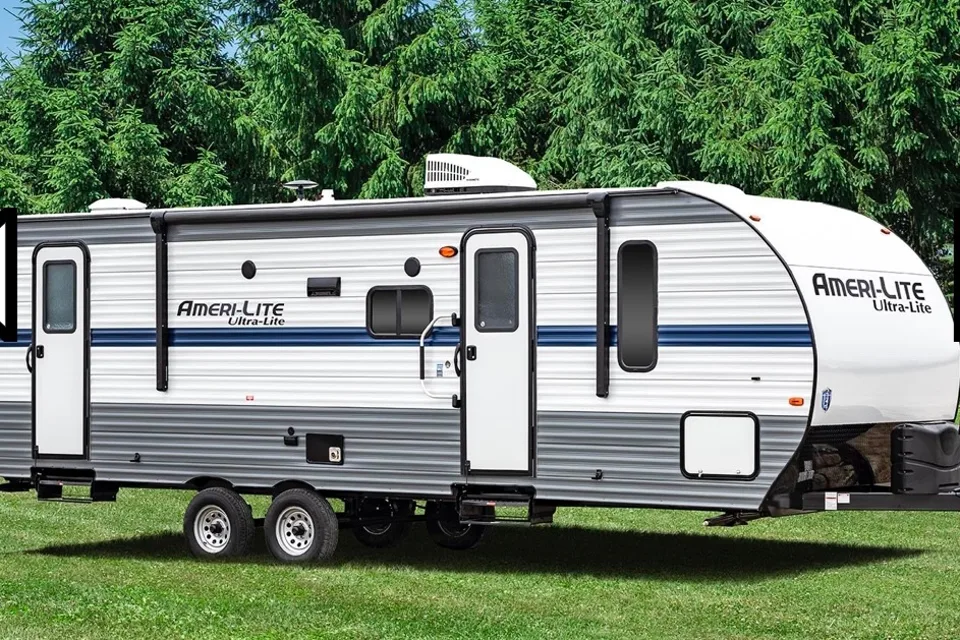 Pearson Family Trailer - Gulf Stream Ultra lite 29BHS 