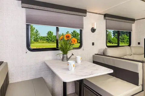 Pearson Family Trailer - Gulf Stream Ultra lite 29BHS 