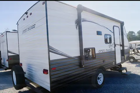 Pet friendly Bunkie with Queen