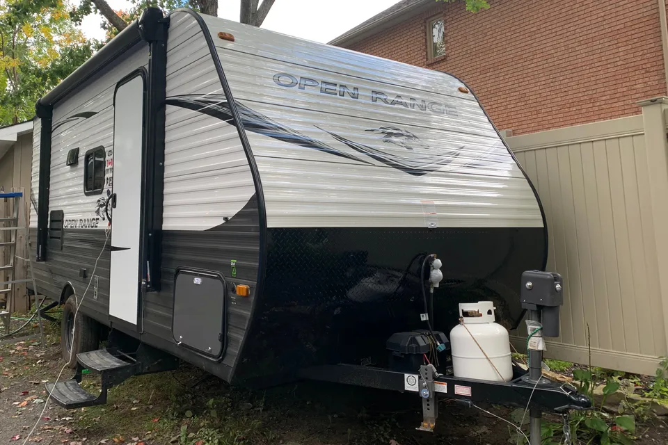 Pet friendly Bunkie with Queen