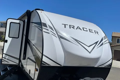 Raymond's Prime Time 24DBS Travel Trailer