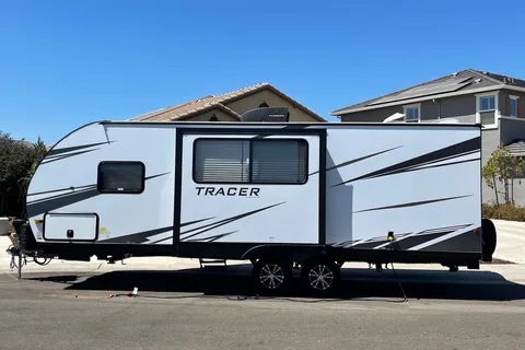 Raymond's Prime Time 24DBS Travel Trailer