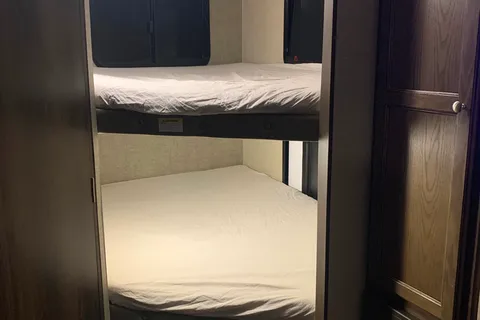 Keystone Bullet 247BHSE  Bunkhouse (half ton towable)