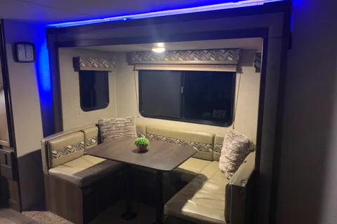 Keystone Bullet 247BHSE  Bunkhouse (half ton towable)