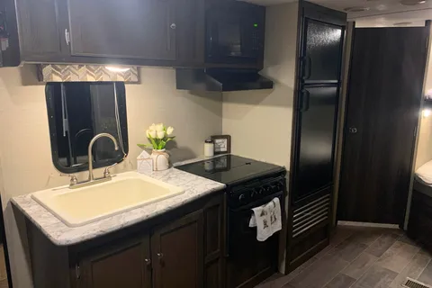 Keystone Bullet 247BHSE  Bunkhouse (half ton towable)