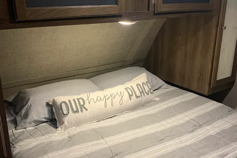 Keystone Bullet 247BHSE  Bunkhouse (half ton towable)