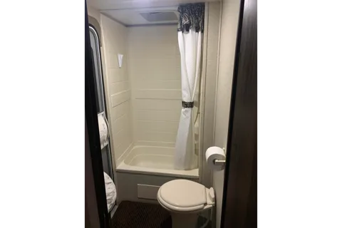 Keystone Bullet 247BHSE  Bunkhouse (half ton towable)