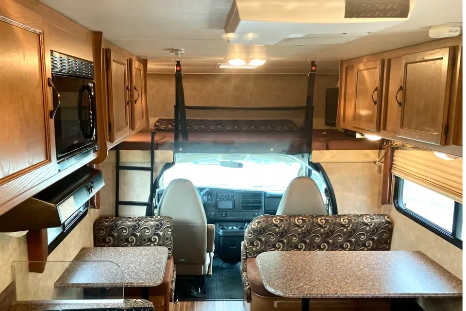 “Scout” the RV “Campin’ Cozy” + WiFi