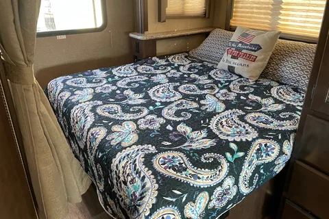 2019 Thor Motor Coach Freedom Elite Class C Delivery Included
