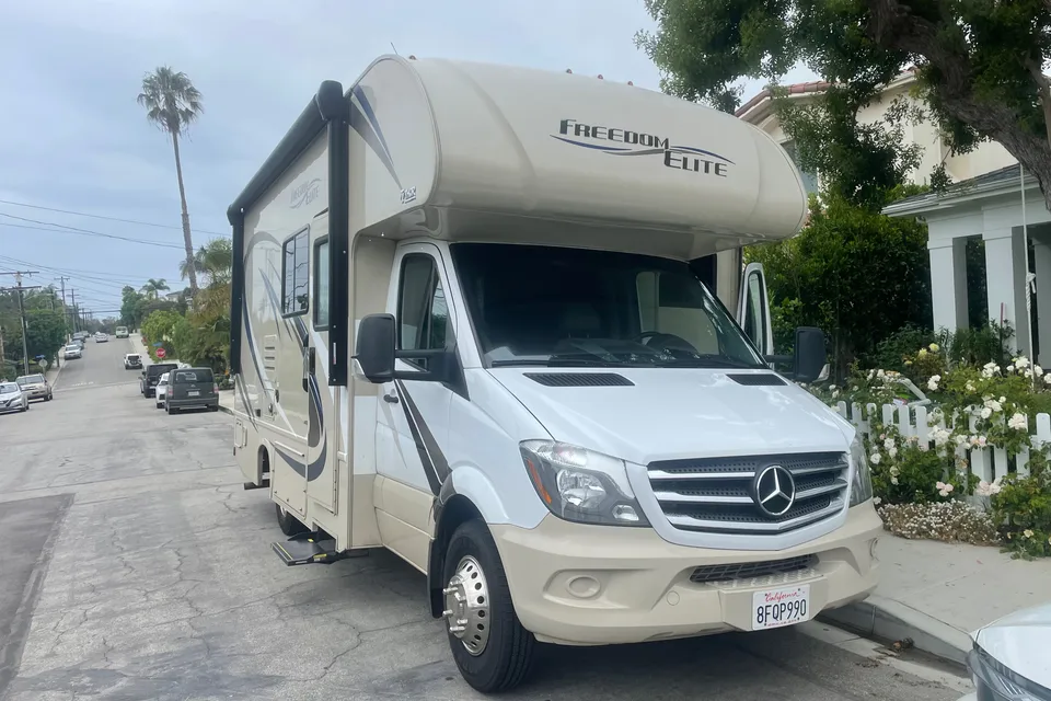 2019 Thor Motor Coach Freedom Elite Class C Delivery Included