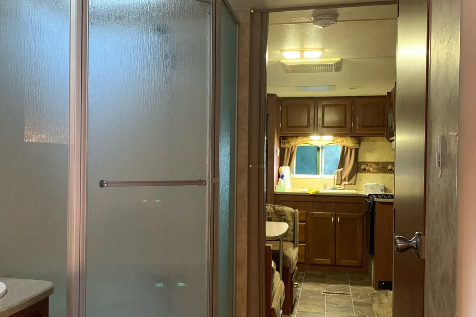 Jessica's 25’ Snow river trailer with 1 slide
