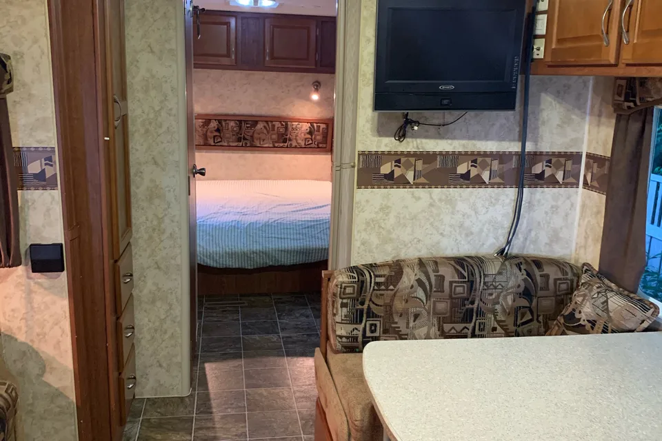 Jessica's 25’ Snow river trailer with 1 slide