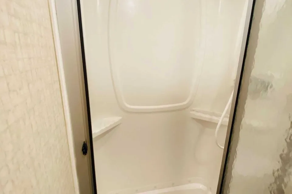 Arie's Winnebago Minnie Winnie 22 Ft Class C