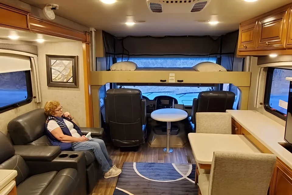 Watchorn's Thor Motor Coach Miramar 34.4 Class A