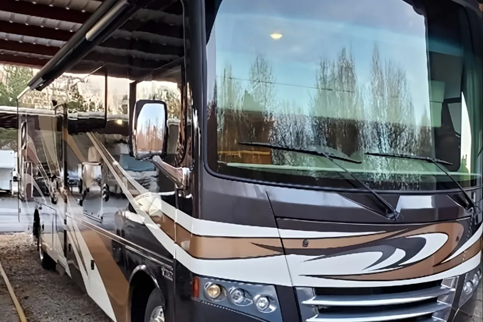 Watchorn's Thor Motor Coach Miramar 34.4 Class A
