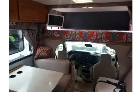 29ft, Sleeps 8, best for big family vacation