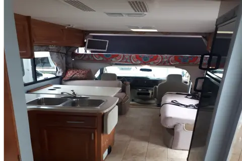 29ft, Sleeps 8, best for big family vacation