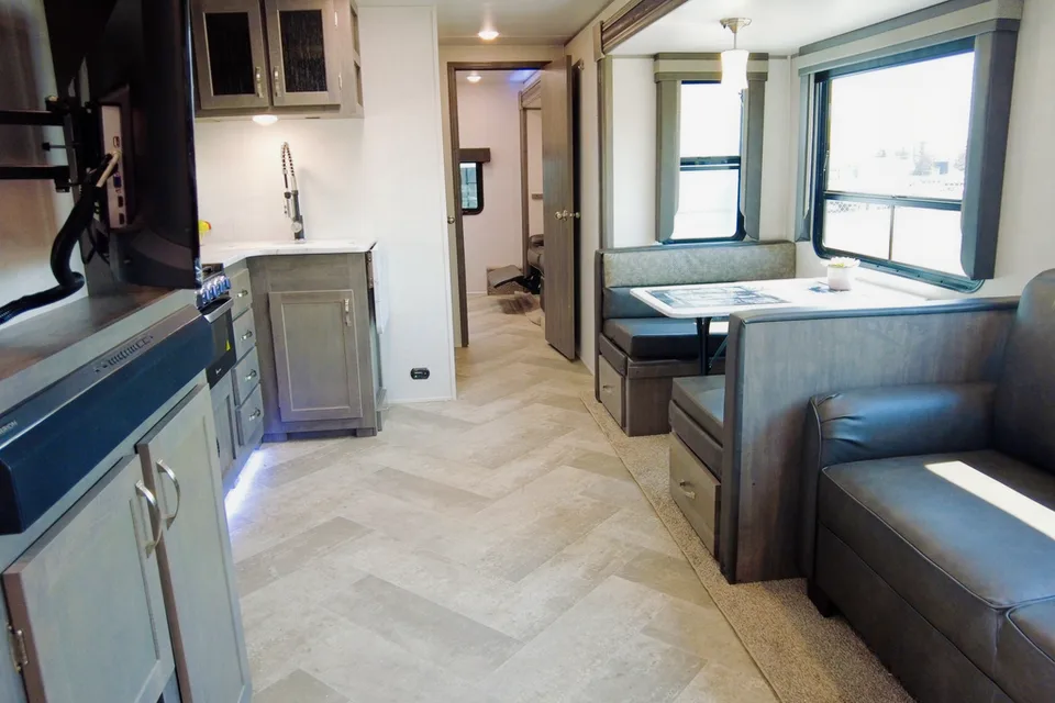 Stephen's 2021 East to West Alta 3150KBH, a bunkhouse