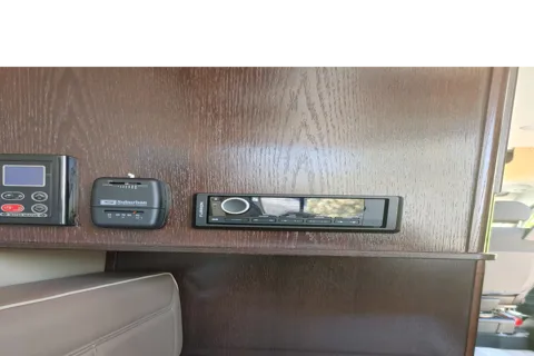 Luxury Class B National Regency Traveller TVL