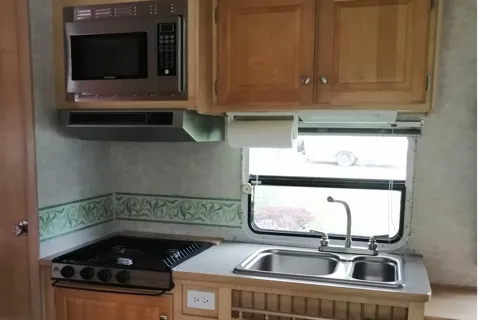 Laura's Trailbay 21FD Travel Trailer