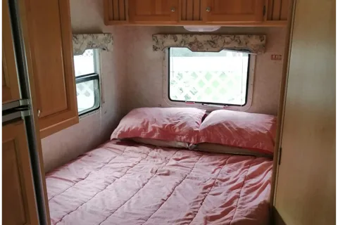Laura's Trailbay 21FD Travel Trailer