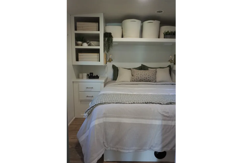 Joy the RV (Completely Renovated Class A)