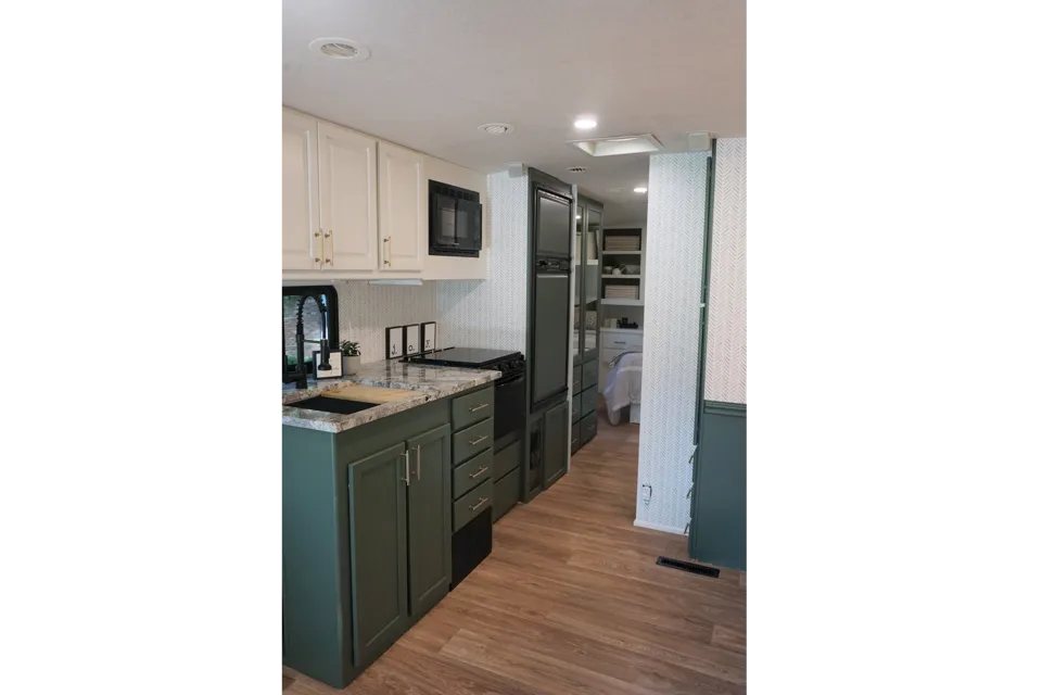 Joy the RV (Completely Renovated Class A)