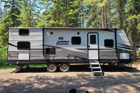 Tyler and Sabrina's Coleman 262BH Travel Trailer