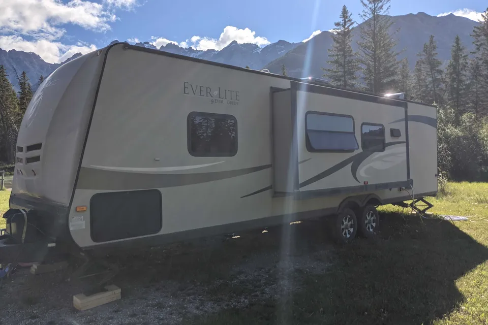 Hoglo's Evergreen Ever-lite Travel Trailer