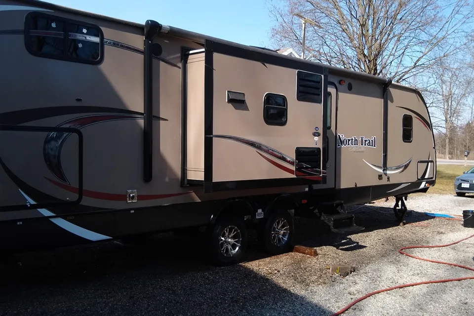 JOHN's northtrail hartland 33tbu Travel Trailer