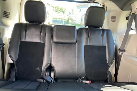 Fuel Efficient, Easy to Drive Campervan! Seats/Sleeps 4 adults, 5 w/kids!