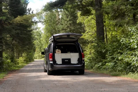 Fuel Efficient, Easy to Drive Campervan! Seats/Sleeps 4 adults, 5 w/kids!