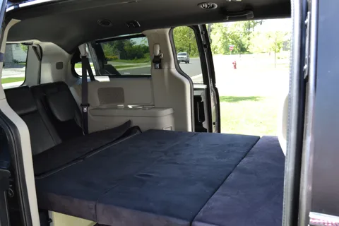 Fuel Efficient, Easy to Drive Campervan! Seats/Sleeps 4 adults, 5 w/kids!