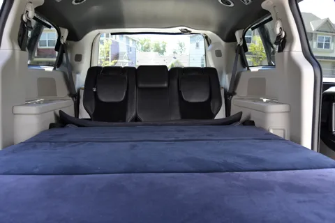 Fuel Efficient, Easy to Drive Campervan! Seats/Sleeps 4 adults, 5 w/kids!