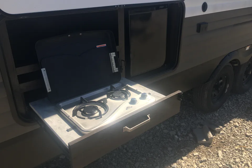 Christian 's Grand Design Transcend XPLOR 261BH Travel Trailer