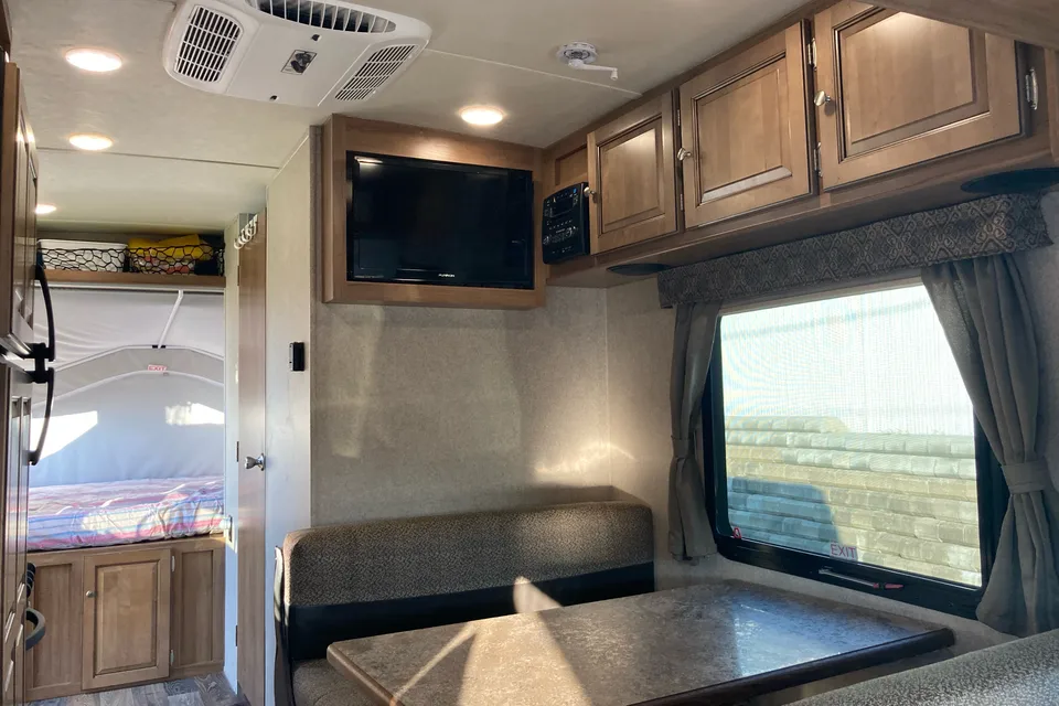 Shamrock 17’ Hybride 