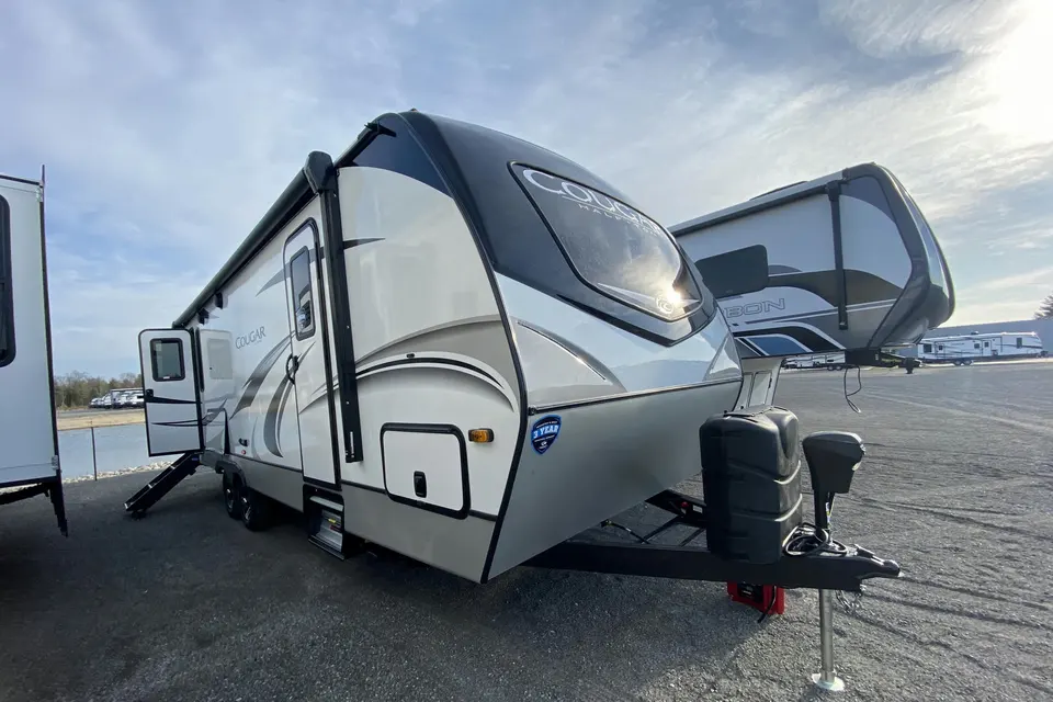 Marvel’s Keystone Cougar 26RKS Travel Trailer