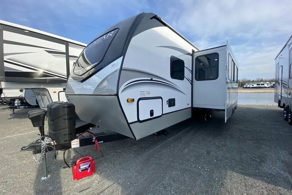 Marvel’s Keystone Cougar 26RKS Travel Trailer