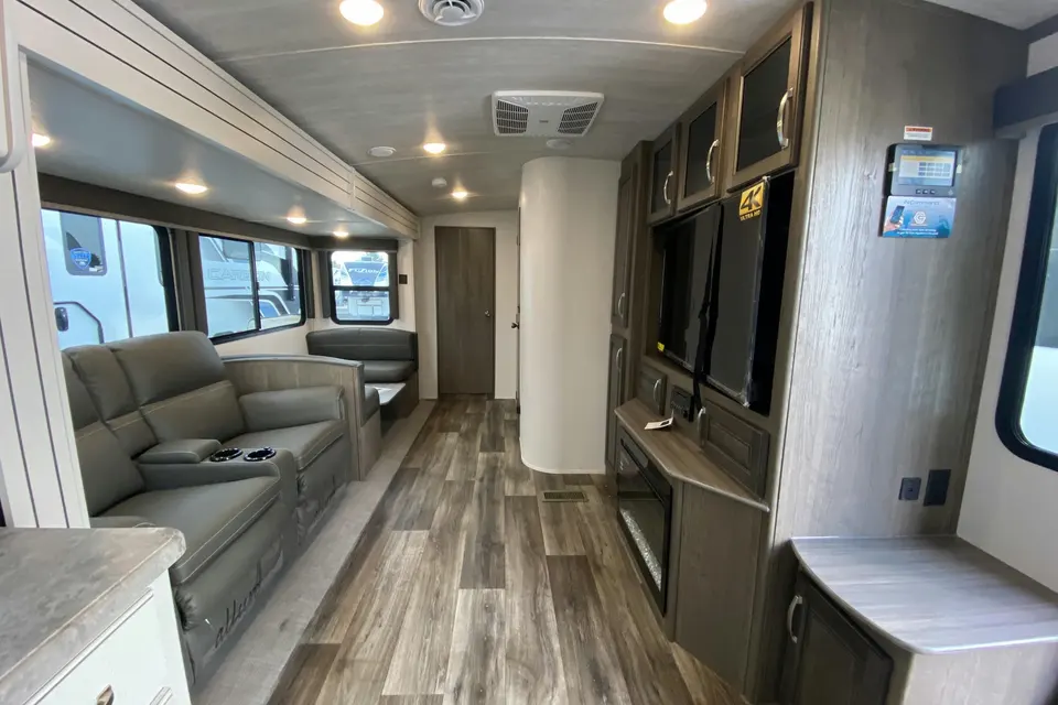 Marvel’s Keystone Cougar 26RKS Travel Trailer