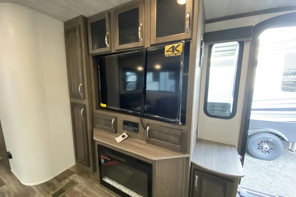 Marvel’s Keystone Cougar 26RKS Travel Trailer