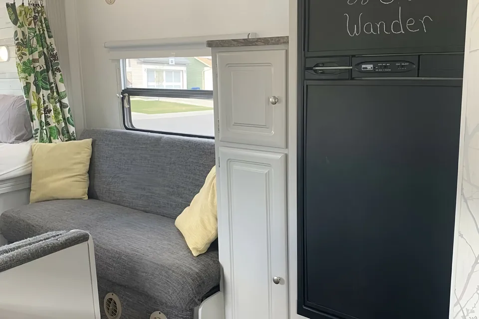 Benny’s Bunkhouse R Vision Trail Cruiser Travel Trailer