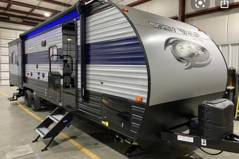 Weirs Grey wolf 27RR  Toy Hauler 