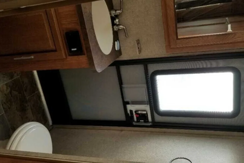 Large Unit- Great for Any "Glamper"